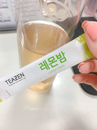 티젠 레몬밤 + 마이보틀 — 4.5점을 준 리뷰어가 2018년 7월 올린 사용 사진