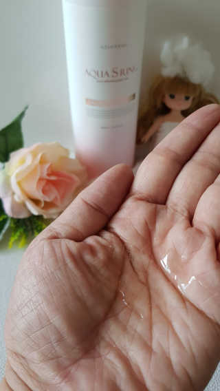 아쿠아큐링 아쿠아S링 퓨어리프레싱 헤어케어 500ml — 5점을 준 리뷰어가 2018년 8월 올린 사용 사진