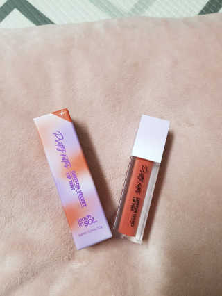 터치인솔 프리티필터 쉬폰 벨벳 립틴트 비비드팝 컬렉션 — 4점을 준 리뷰어가 2019년 3월 올린 사용 사진