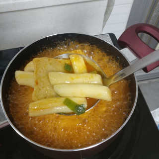 [홍코너떡볶이]옛날떡볶이 인기맛 4팩세트 — 5점을 준 리뷰어가 2019년 11월 올린 사용 사진