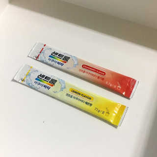 센트룸 아쿠아비타 레몬향, 딸기향 — 5점을 준 리뷰어가 2019년 6월 올린 사용 사진