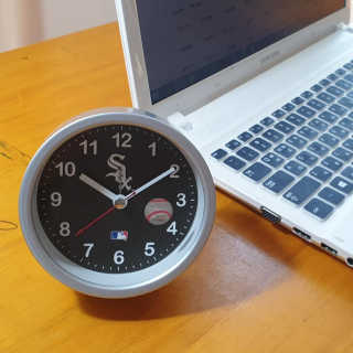 MLB WATCH n LEISURE MLB 아날로그 디자인 탁상시계 8종 — 5점을 준 리뷰어가 2020년 1월 올린 사용 사진