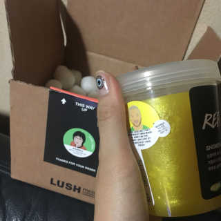 러쉬 샤워젤리 후쉬 240g 리프레셔 250g — 4.33점을 준 리뷰어가 2017년 7월 올린 사용 사진