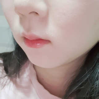 입큰뉴욕 입큰 셀피 키라키라필터 코팅 틴트 — 5점을 준 리뷰어가 2020년 2월 올린 사용 사진