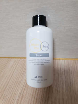 이솔화장품 이솔 세범 리스 포어 토너 200ml — 5점을 준 리뷰어가 2018년 8월 올린 사용 사진
