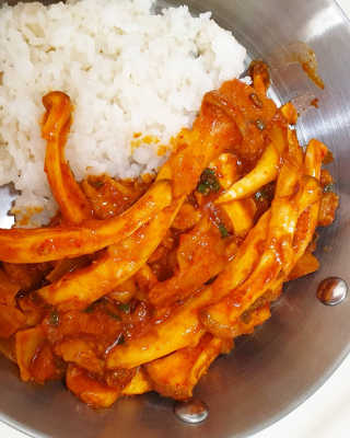 뜰아채유통 춘천닭갈비덮밥소스와 머쉬마루 버섯 — 4점을 준 리뷰어가 2018년 12월 올린 사용 사진