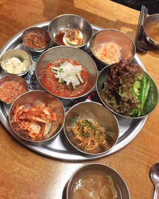 [동네맛집족발] 4개 족발 중 택1 — 5점을 준 리뷰어가 2019년 12월 올린 사용 사진
