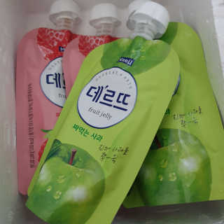 데르뜨 떠먹는 과일 3종, 짜먹는 과일 2종 총 10개 체험 — 5점을 준 리뷰어가 2020년 3월 올린 사용 사진