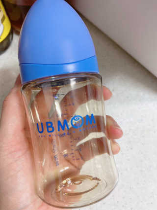 유비맘 PPSU 젖병 노꼭지_200ml_컬러 랜덤 발송 — 4점을 준 리뷰어가 2020년 1월 올린 사용 사진