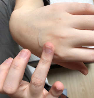겟잇비 바르고 먹는 뷰티컴플렉스 — 5점을 준 리뷰어가 2018년 12월 올린 사용 사진