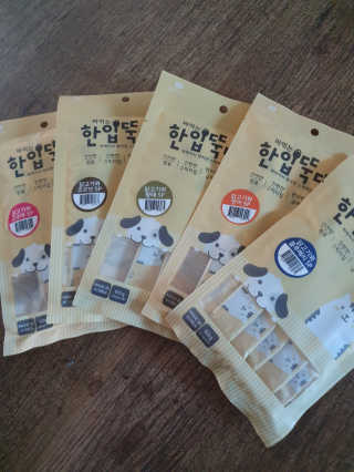 [펫토리아]짜먹는 한입뚝딱 강아지.고양이 마약간식 — 5점을 준 리뷰어가 2019년 7월 올린 사용 사진