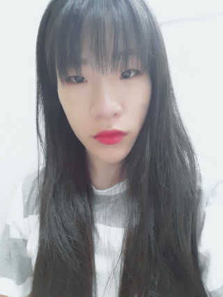 [블랙루즈] 에어 핏 벨벳 틴트4 1+1 — 5점을 준 리뷰어가 2019년 7월 올린 사용 사진