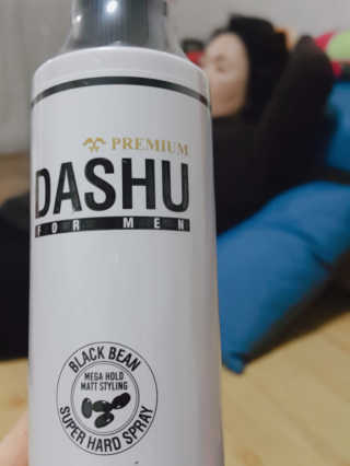 다슈코리아 다슈 포 맨 프리미엄 메가 홀드 슈퍼 스프레이 250ml — 5점을 준 리뷰어가 2019년 2월 올린 사용 사진