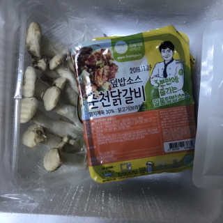 뜰아채유통 춘천닭갈비덮밥소스와 머쉬마루 버섯 — 5점을 준 리뷰어가 2018년 12월 올린 사용 사진