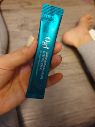오지아이 워터 밤 모이스처 슬리핑 팩 4ml X 20pcs — 5점을 준 리뷰어가 2019년 12월 올린 사용 사진