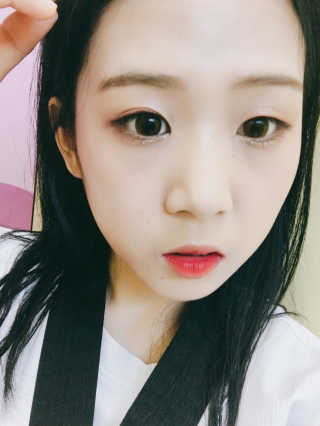 딜라잇18 홀리몰리 글리터라이너 — 2.5점을 준 리뷰어가 2016년 10월 올린 사용 사진