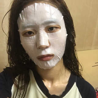 23years old 칵테일 벨벳 쁘띠 마스크(5장) — 3.83점을 준 리뷰어가 2017년 8월 올린 사용 사진