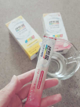 센트룸 아쿠아비타 레몬향, 딸기향 — 5점을 준 리뷰어가 2019년 7월 올린 사용 사진