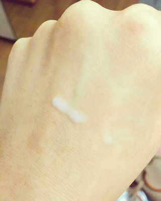 이솔화장품 이솔 세범 리스 포어 토너 200ml — 4.17점을 준 리뷰어가 2018년 8월 올린 사용 사진