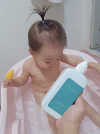 엄마프움 시알릴락토스 오가닉 샴푸앤바스 — 4점을 준 리뷰어가 2019년 11월 올린 사용 사진