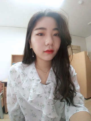터치인솔 프리티필터 쉬폰 벨벳 립틴트 — 4점을 준 리뷰어가 2018년 10월 올린 사용 사진