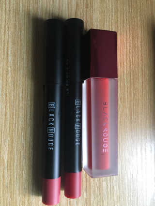 [블랙루즈] 에어 핏 촉촉틴트 + 크리미 벨벳 립크레용 — 5점을 준 리뷰어가 2018년 7월 올린 사용 사진