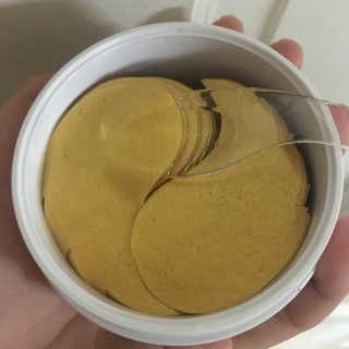 푸츄푸츄 Real repair skin cell premium patch — 4점을 준 리뷰어가 2018년 10월 올린 사용 사진