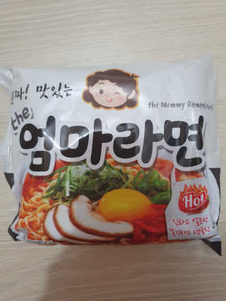 라면 그대로가 제일 맛있는 더엄마라면 — 5점을 준 리뷰어가 2019년 7월 올린 사용 사진