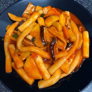 두번째 국떡 국가대표 떡볶이 1팩 + 영미칩 2봉 증정 — 4.5점을 준 리뷰어가 2019년 2월 올린 사용 사진