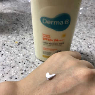더마비 에브리데이 선블록 SPF50+ PA++++ — 5점을 준 리뷰어가 2019년 4월 올린 사용 사진