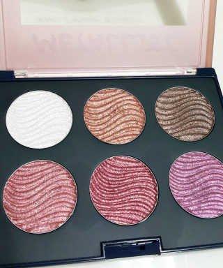터치인솔 섀도우 팔레트와 젤아이라이너 펄덕후 세트 — 5점을 준 리뷰어가 2018년 7월 올린 사용 사진