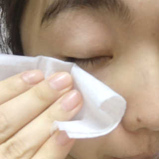 블루캐롯 닦는 루테인, 아이케어 티슈 20P — 3.5점을 준 리뷰어가 2019년 11월 올린 사용 사진