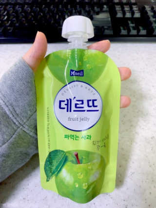 데르뜨 떠먹는 과일 3종, 짜먹는 과일 2종 총 10개 체험 — 4점을 준 리뷰어가 2020년 3월 올린 사용 사진