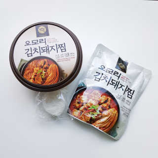 GS25 YOU US  오모리김치돼지찜 — 5점을 준 리뷰어가 2018년 3월 올린 사용 사진
