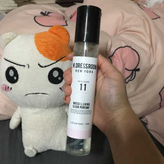 더블유드레스룸 신규향 드레스퍼퓸150ml — 4.67점을 준 리뷰어가 2018년 8월 올린 사용 사진