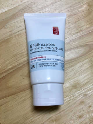 일리윤 세라마이드 아토 집중 크림 — 3.67점을 준 리뷰어가 2017년 10월 올린 사용 사진