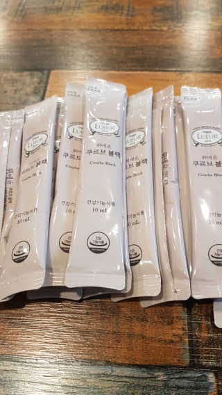 [하우투잇] 뤼에르 쿠르브 블랙 10ml x 30포 총 300ml — 5점을 준 리뷰어가 2020년 3월 올린 사용 사진