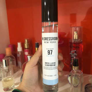 더블유드레스룸 드레스퍼퓸 150ml — 4.67점을 준 리뷰어가 2018년 10월 올린 사용 사진