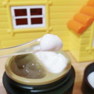 토니모리 프롬 강화 맑은 약쑥 두 겹 진정 크림 — 5점을 준 리뷰어가 2019년 9월 올린 사용 사진