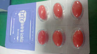 지지랩 [먹는히알루론산] 피부가 촉촉해지지 500mg x 12캡슐 — 3점을 준 리뷰어가 2019년 12월 올린 사용 사진