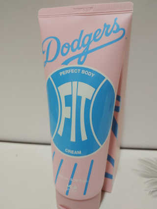 MLB COSMETICS [MLB PLAY] 퍼펙트 바디핏 크림 200ml — 4.5점을 준 리뷰어가 2019년 11월 올린 사용 사진