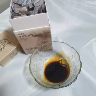 [하우투잇] 뤼에르 쿠르브 블랙 10ml x 30포 총 300ml — 4점을 준 리뷰어가 2020년 3월 올린 사용 사진