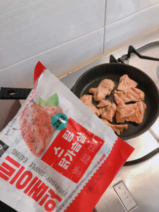 개근질마트 잇메이트 스팀 닭가슴살 혼합 1kg — 5점을 준 리뷰어가 2019년 11월 올린 사용 사진