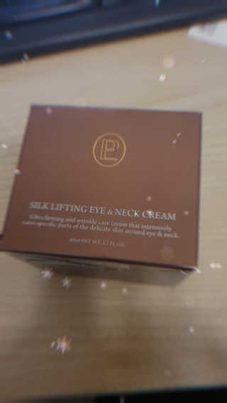 프리미어룩 실크 리프팅 아이 앤 넥 크림 — 4점을 준 리뷰어가 2019년 11월 올린 사용 사진
