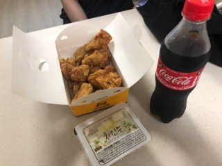 [치킨마루]-  빠사칸윙봉현미 + 콜라 500ml — 3.5점을 준 리뷰어가 2019년 7월 올린 사용 사진