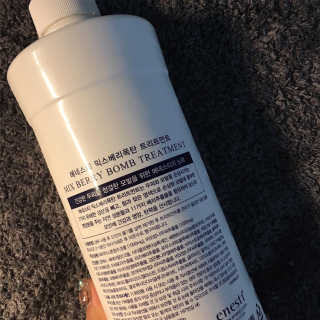 (주)에네스티 믹스베리 폭탄 트리트먼트 1000g — 5점을 준 리뷰어가 2019년 12월 올린 사용 사진