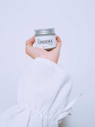 메이니 화이트 신드라 크림 70ml — 5점을 준 리뷰어가 2018년 4월 올린 사용 사진