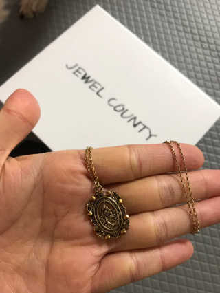 쥬얼카운티 92.5 Silver Byzantine Coin Pendant Necklace — 5점을 준 리뷰어가 2018년 11월 올린 사용 사진