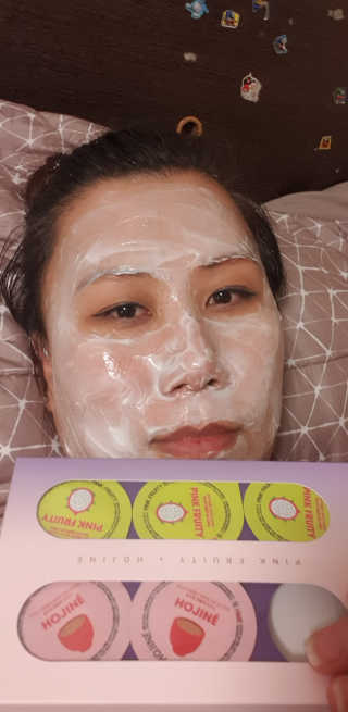 하프 문 아이즈 [하프문아이즈] 핑크 프루티X호지니 마스크팩 세트 — 4.5점을 준 리뷰어가 2019년 10월 올린 사용 사진