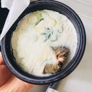 [풀무원] 사골곰탕국밥 황태해장국밥 — 5점을 준 리뷰어가 2018년 6월 올린 사용 사진